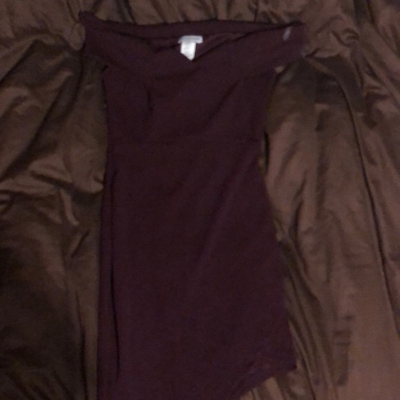 NWOT Fashion Nova Maroon Off Shoulder Dress - Picture 3 of 4